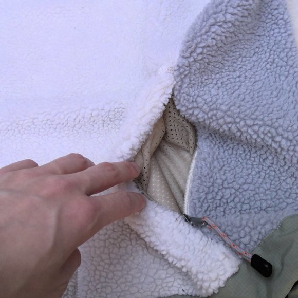 genuine Napapijri geographic deep pile fleece - Picture 5 of 8